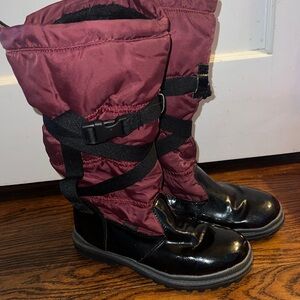 Khombu Quechee Strap Women’s 8 Winter Snow Boot Maroon Black buckle Rain